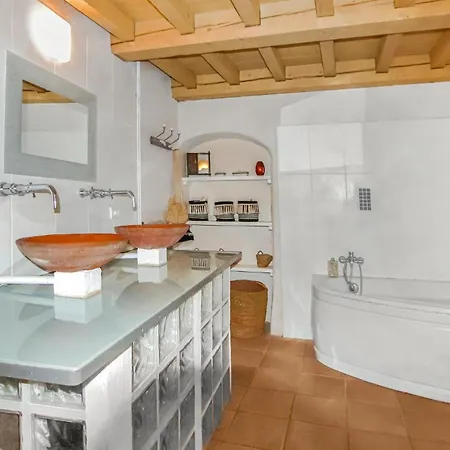 Awesome In Saint-montant Holiday home Saint-Montan