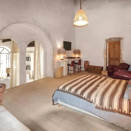 Holiday home Awesome In Saint-montant *