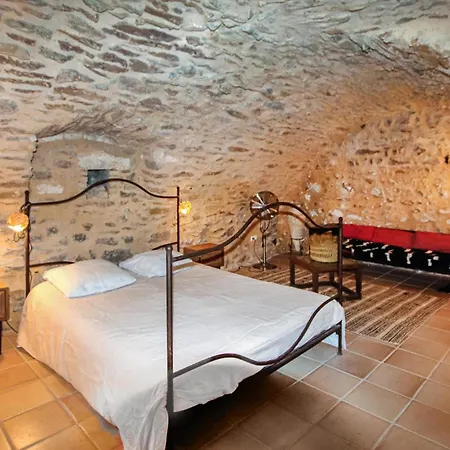 Holiday home Awesome In Saint-montant Saint-Montan