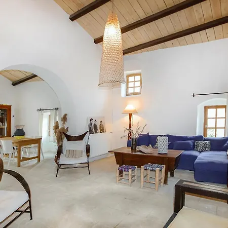 Awesome In Saint-montant * Saint-Montan