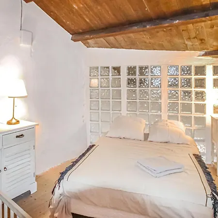 Awesome In Saint-montant * Saint-Montan