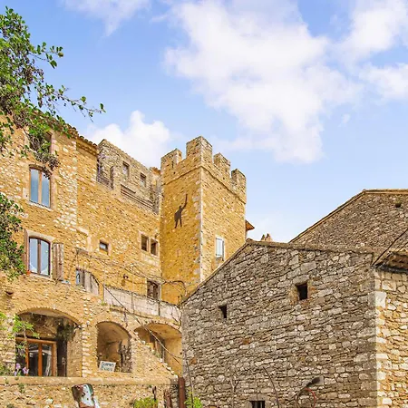 Awesome In Saint-montant * Saint-Montan